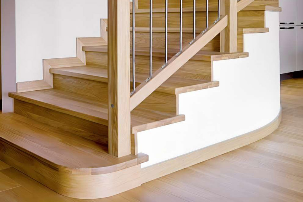 الأرضيات الخشبية الهندسية على الدرج